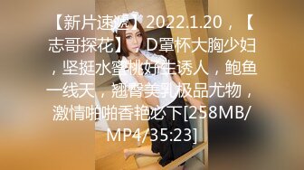 [MP4/ 550M] 三男两女多人淫乱沙发上干到卧室，一人一个后入开操，摄影小哥旁边指导姿势