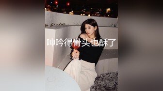 国产TS系列肤白貌美的张思妮和男女激情3P 相互舔奶被小哥轮流爆干高潮 自己再提枪上阵操骚女很是精彩