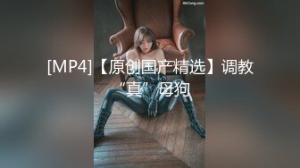 性感御姐Ts小莓 带着假鸡巴在便利店里偷偷自慰，总是忍不住上下抽插，诡异的骚动作，头顶还有监控，胆大包天!