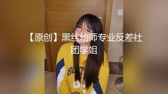 丝袜高跟露脸风骚御姐少妇镜头前让狼友调教玩弄，听指挥揉奶玩逼自己舔逼，道具抽插骚穴高潮冒白浆精彩刺激