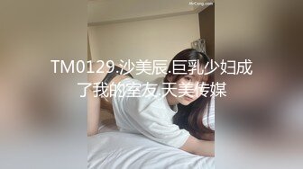 在KTV里掏出鸡巴塞进丰满妹子嘴里啪啪进出，这淫荡氛围啪叽啪叽好爽 吸允撞击嗷嗷浪叫天堂啊