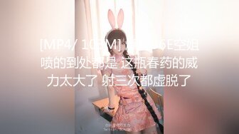 00后清纯女神级萌妹KTV赴约,碎花连衣裙少女感十足,KTV里边唱歌壹边拿啤酒瓶摩擦小茓