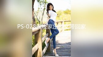 小区门口超市气质漂亮的美女老板娘微信勾搭了很久趁她老公不在终于约到酒店啪啪,保养的真好,逼逼水多紧致!